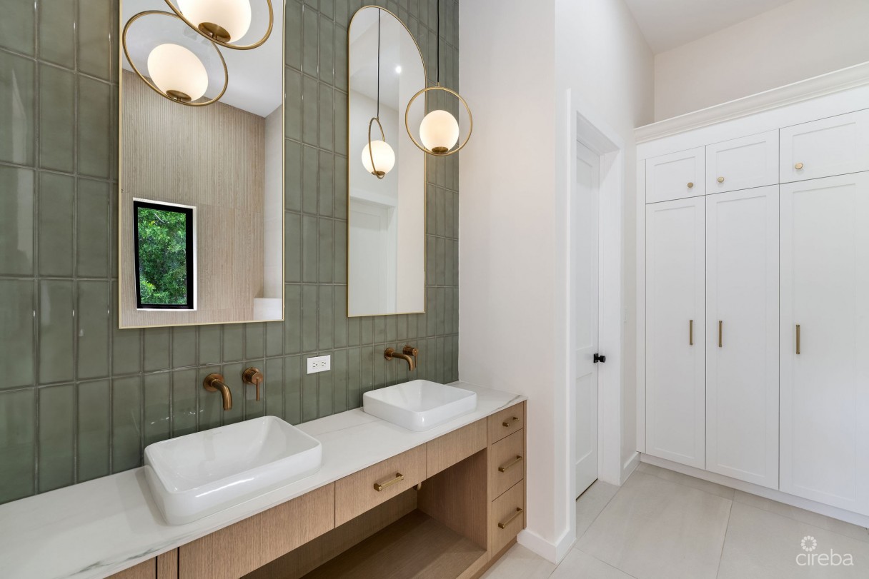 Bel Air Dr, South Sound - Custom New Build - Image 16