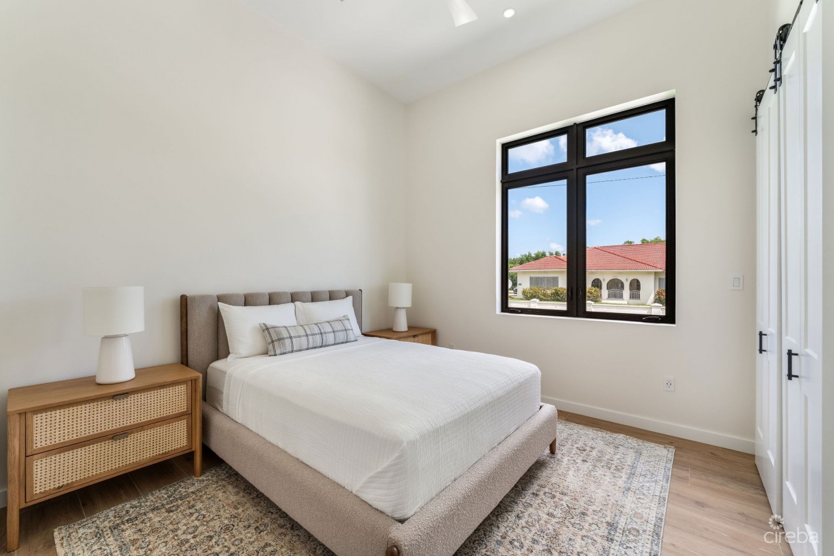 Bel Air Dr, South Sound - Custom New Build - Image 17