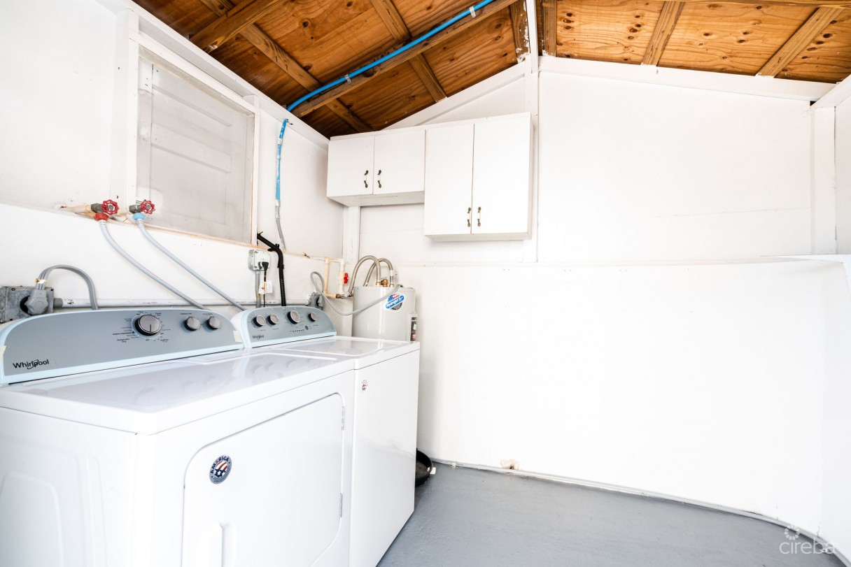 Charming Oceanview Cottage Expansive 0.89 Acre Lot - Image 6