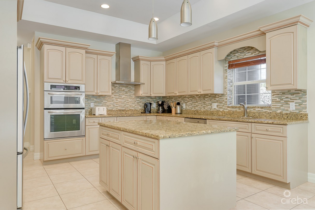 South Sound 4 Bed Single Family Home W/ Pool In Gated Community - Image 2