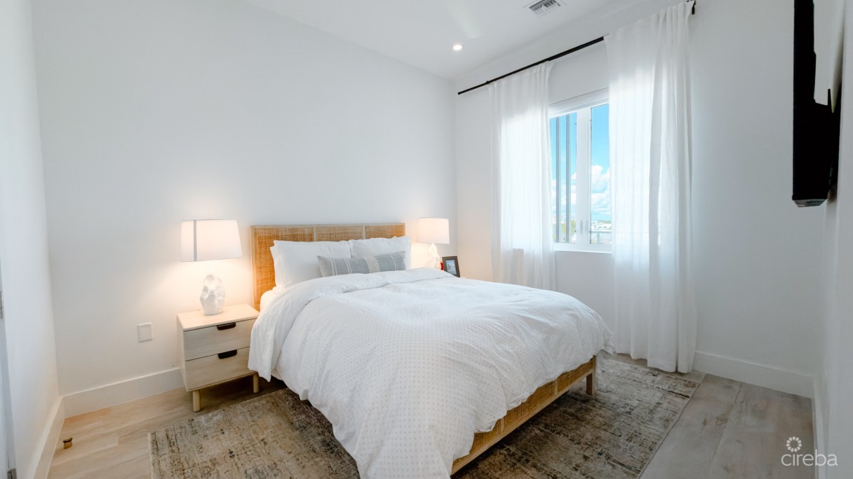 Aura #303 - Oceanfront 2 Bed Plus Den Townhouse Residence - Image 9