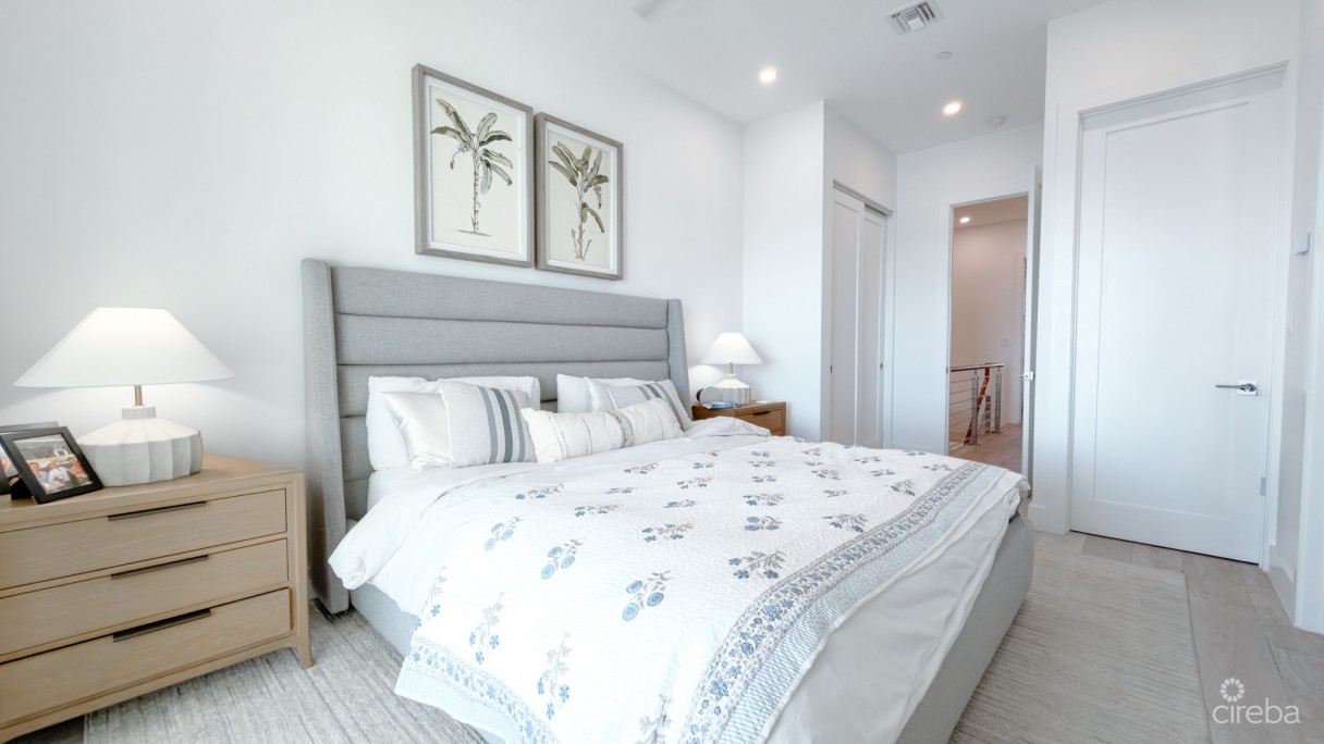 Aura #303 - Oceanfront 2 Bed Plus Den Townhouse Residence - Image 8
