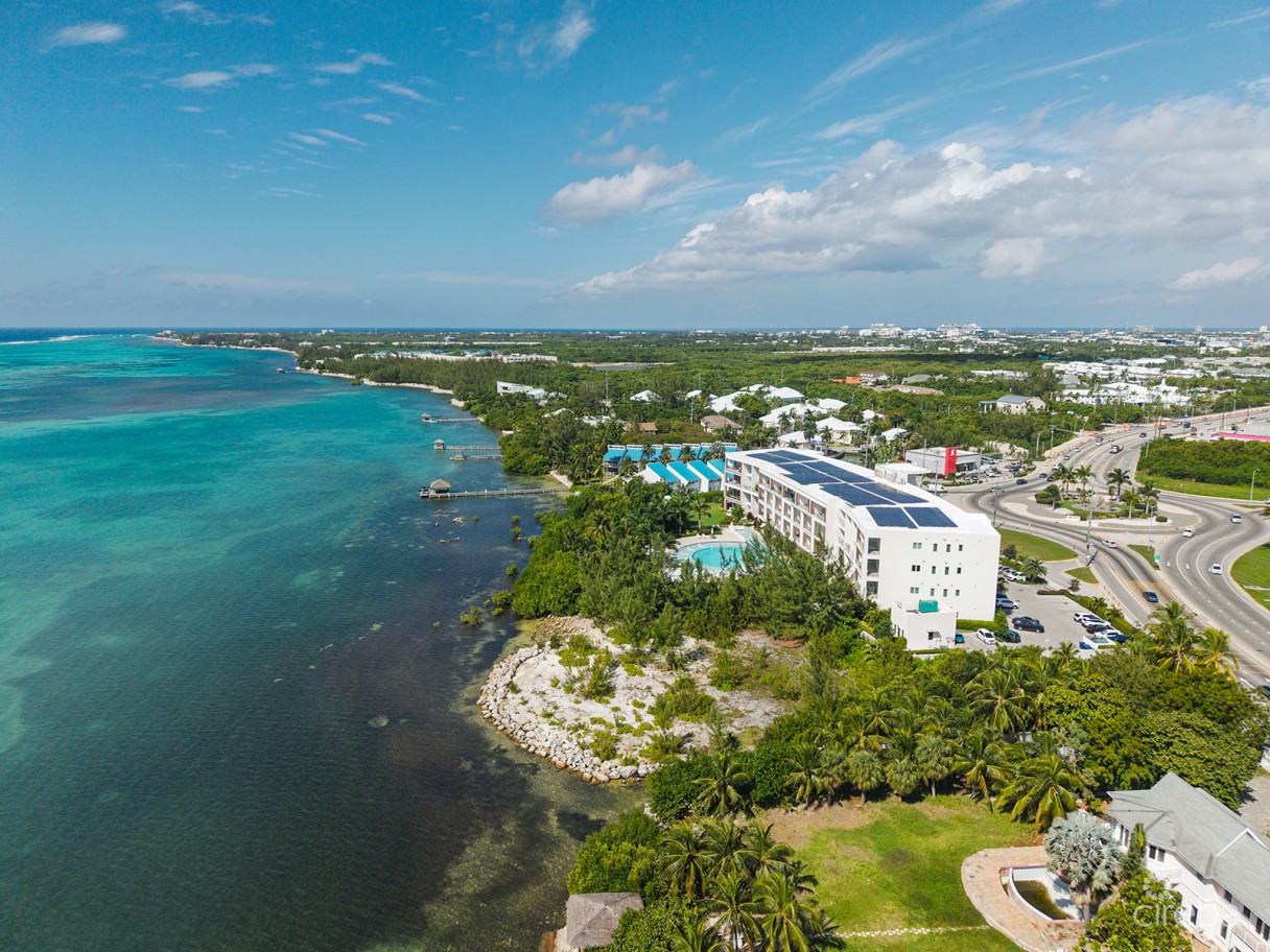 Aura #303 - Oceanfront 2 Bed Plus Den Townhouse Residence - Image 17