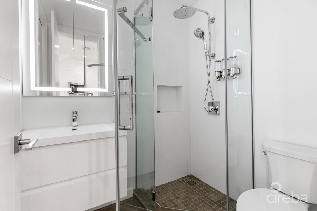 Allure 10, Waterfront Condo - Image 6