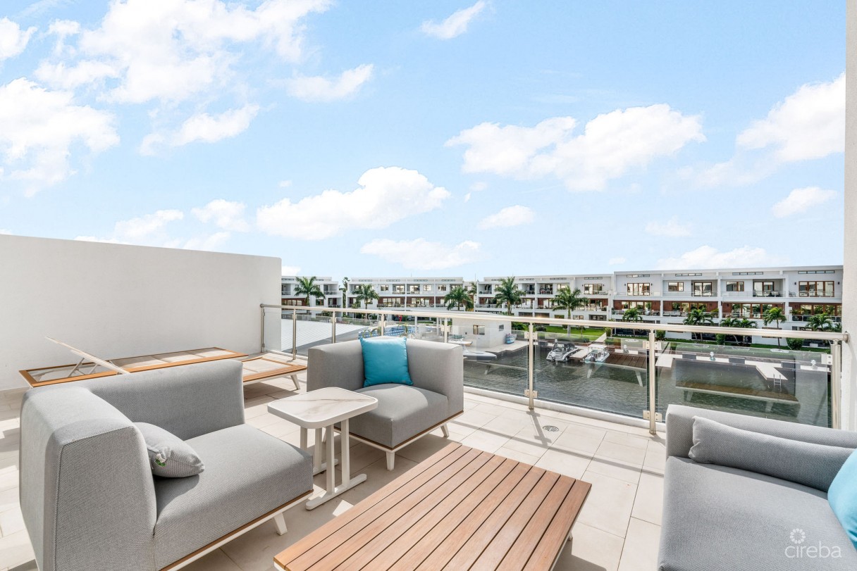 Arvia 3-bedroom Canal Front Unit With Dock - Image 17