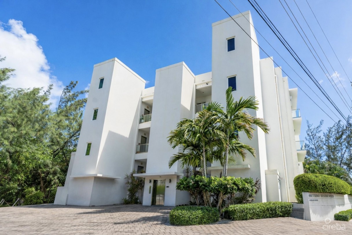 South Bay Residence In South Sound - Image 1