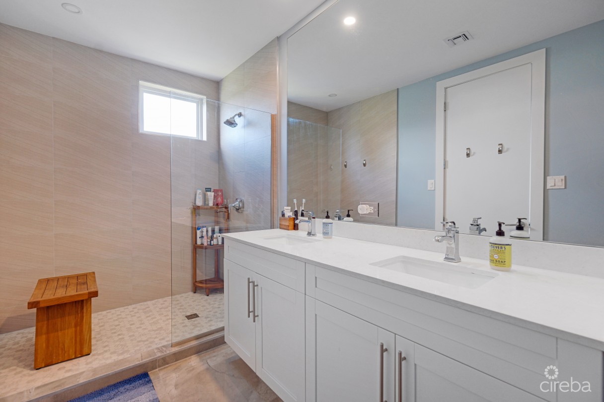 Twenty 40 Unit 15 - Image 15