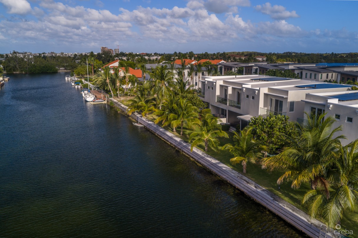 Twenty 40 Unit 15 - Image 21