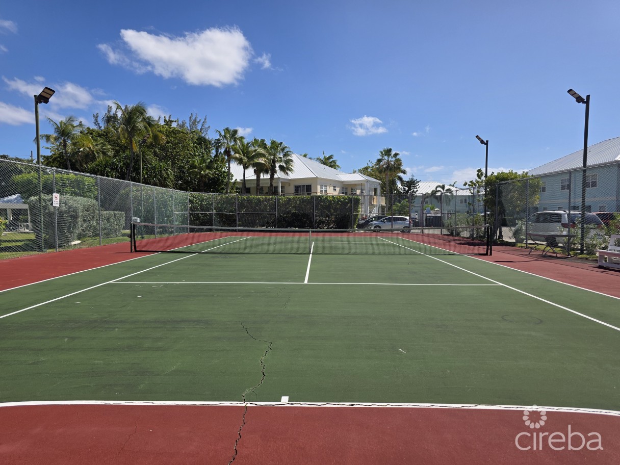 Sunrise Pool View End Unit Ground Floor - Image 16
