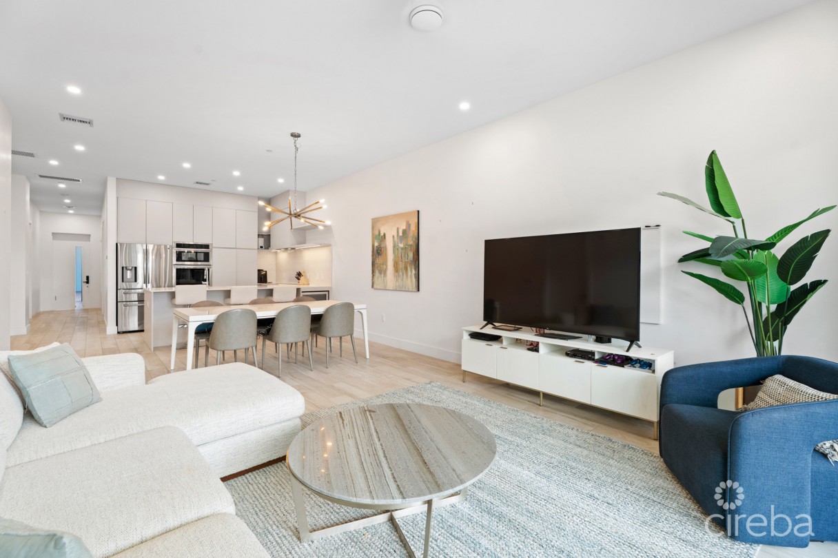 Aura #107, - Ground Floor 3 Bed Poolfront Residence - Image 1