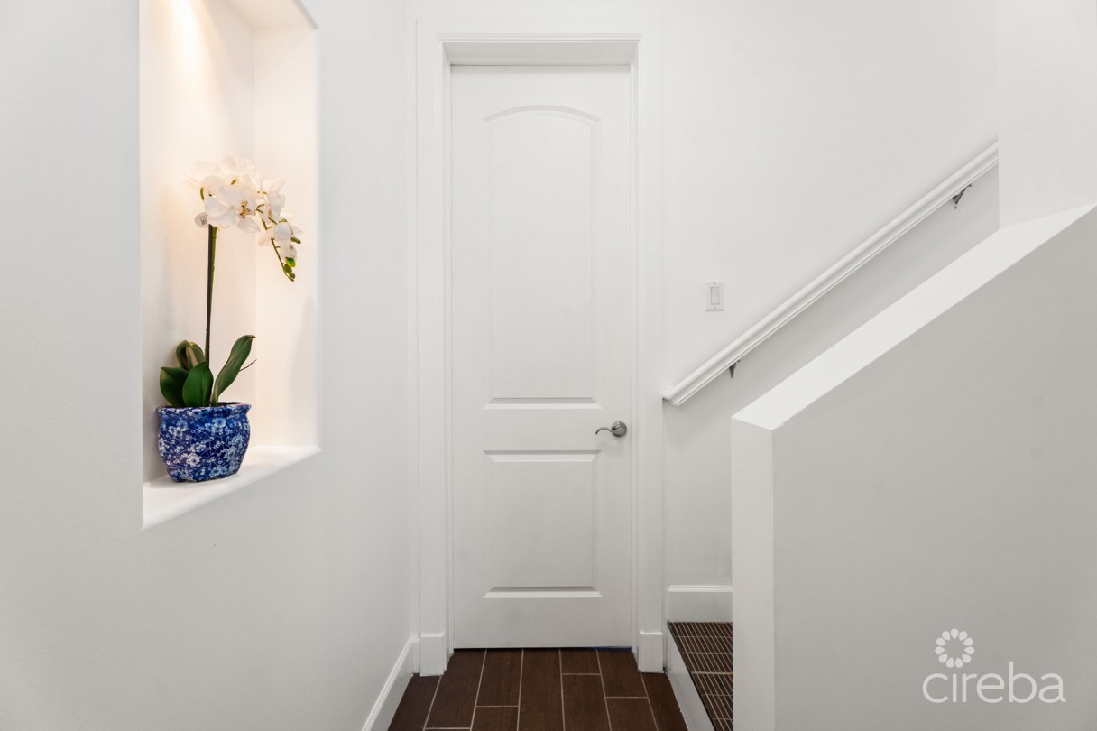 San  Sebastian #72 - Image 17