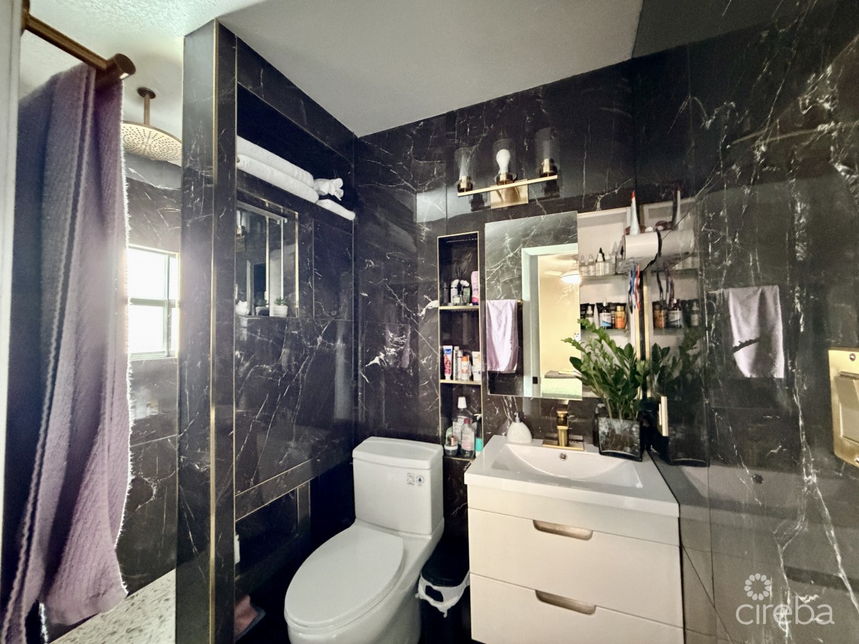 Tropical Haven - Remodeled 3 Bedroom Condo! - Image 7