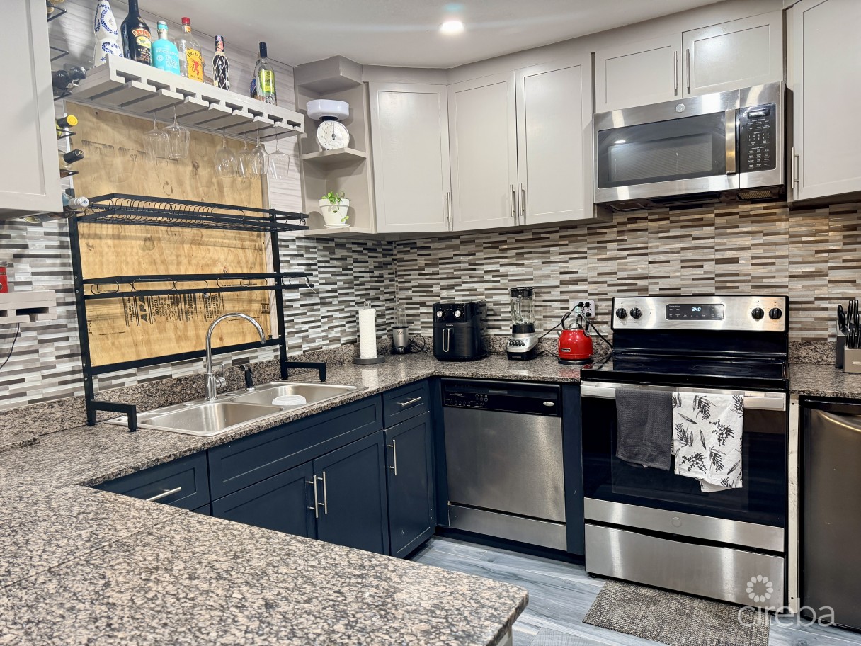 Tropical Haven - Remodeled 3 Bedroom Condo! - Image 5