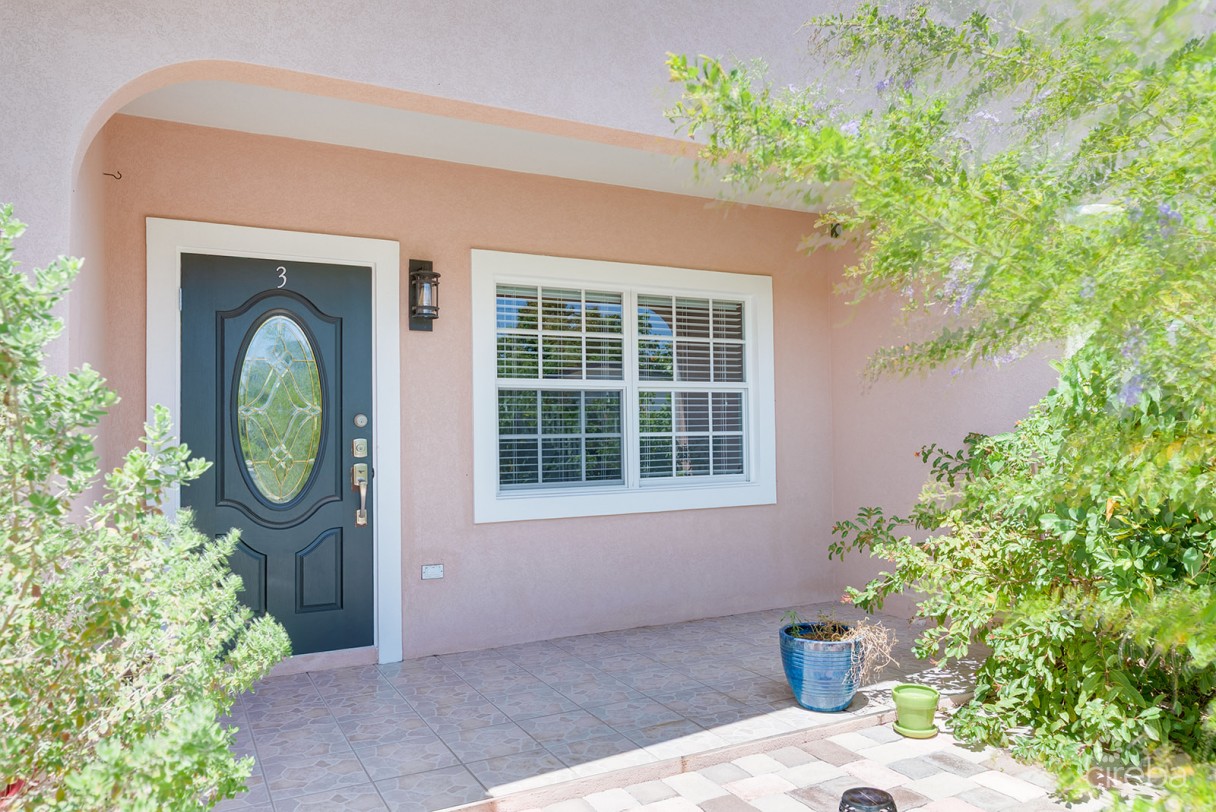 Fully Remodeled 3 Bedroom Townhome In Park Trace - Image 1