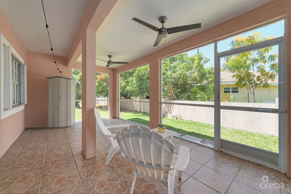 Fully Remodeled 3 Bedroom Townhome In Park Trace - Image 7