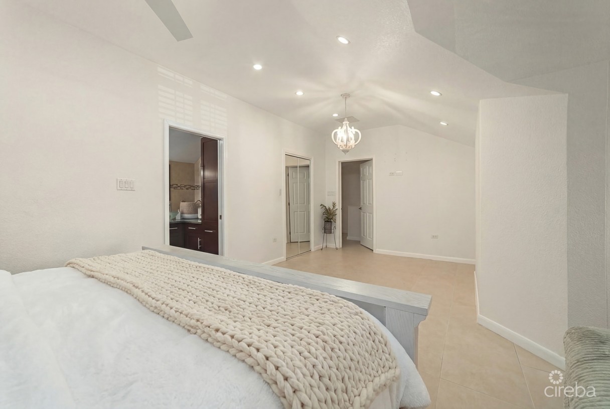 Fully Remodeled 3 Bedroom Townhome In Park Trace - Image 16