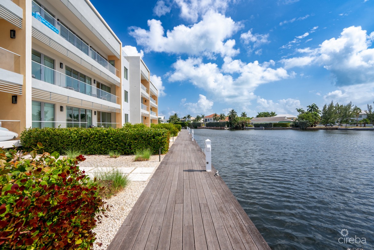 One Canal Point 535 With Dock - Image 7