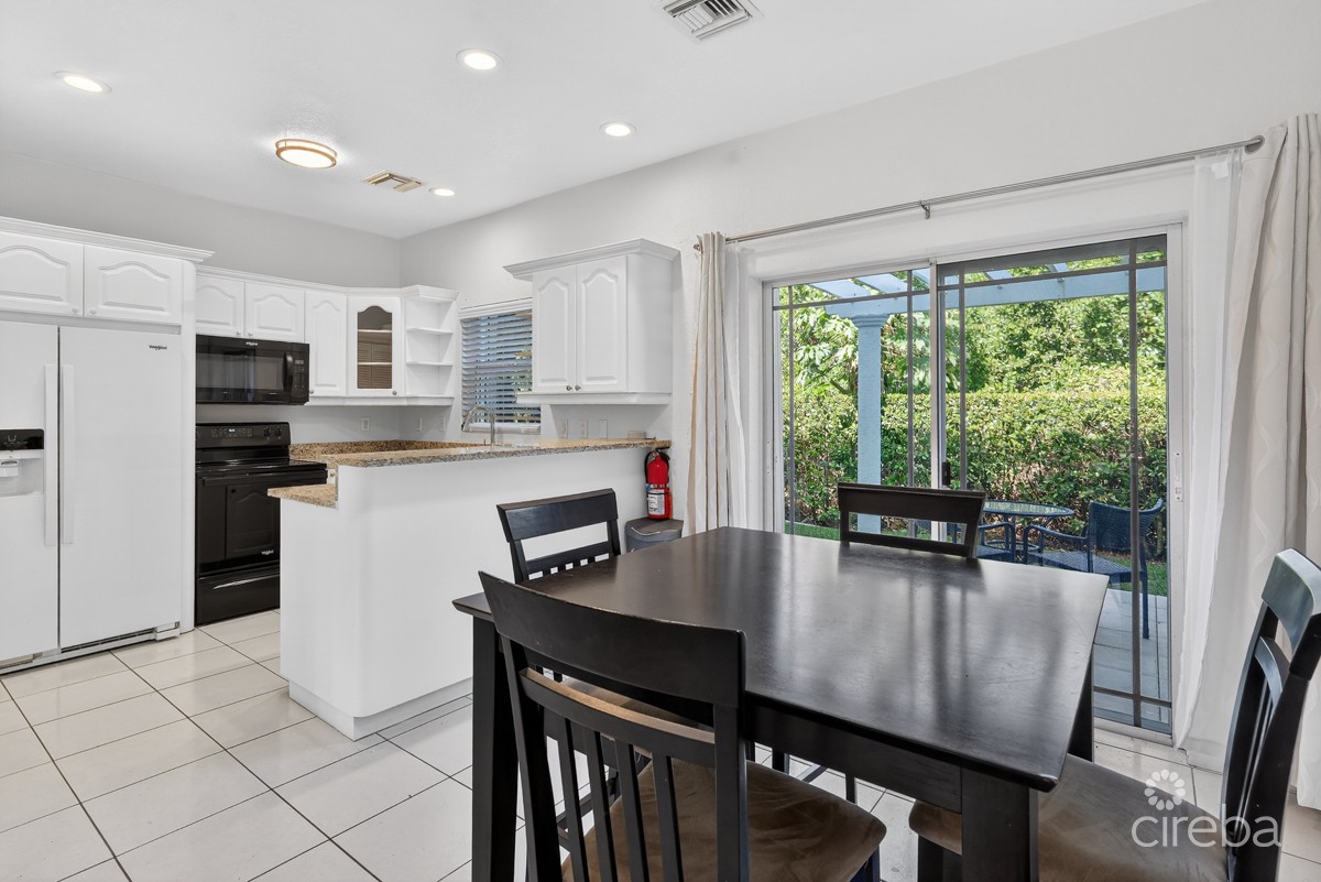 Secret Garden 2 Bedroom - Image 4