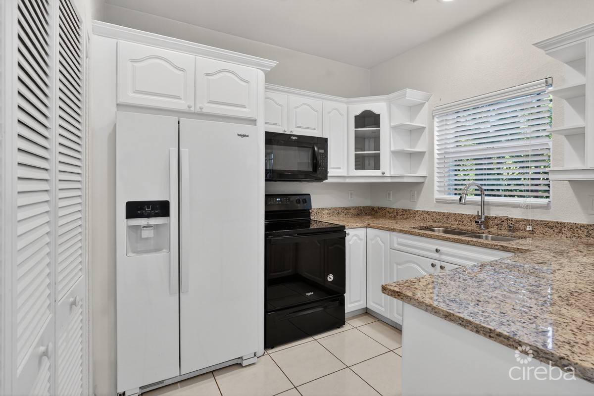 Secret Garden 2 Bedroom - Image 5