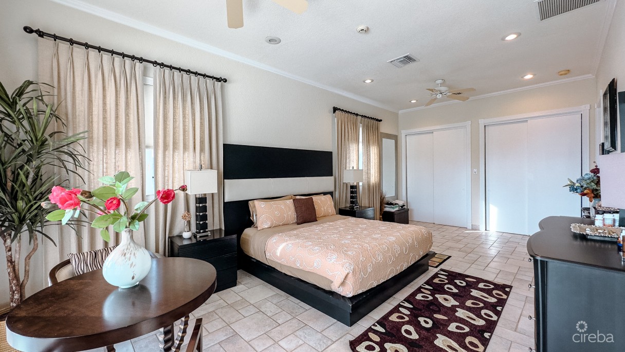 Yacht Club Canal Front Home - Image 7