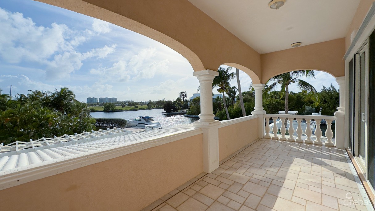 Yacht Club Canal Front Home - Image 10