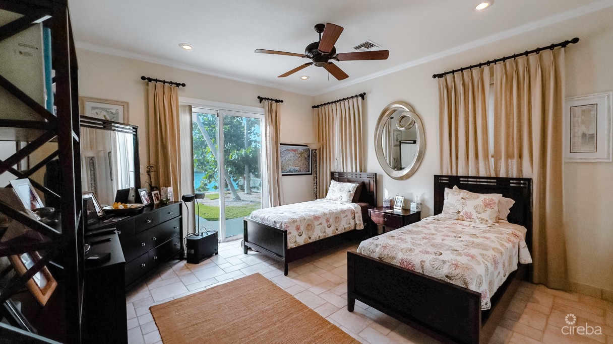 Yacht Club Canal Front Home - Image 9