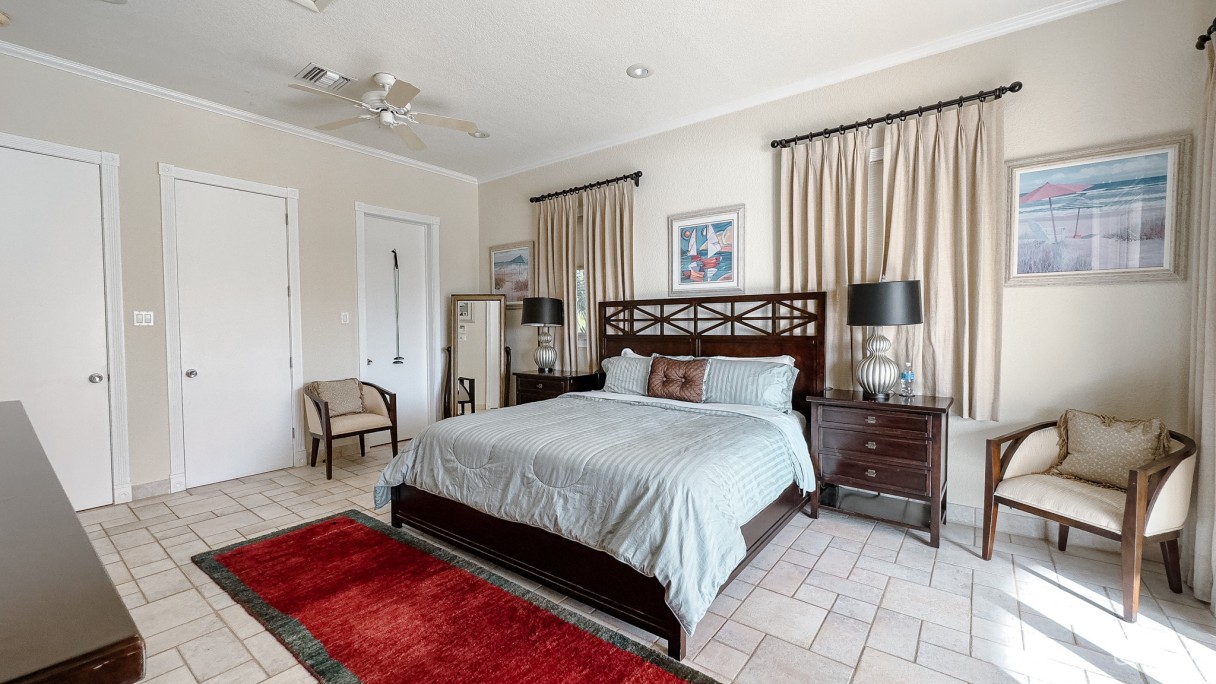 Yacht Club Canal Front Home - Image 8