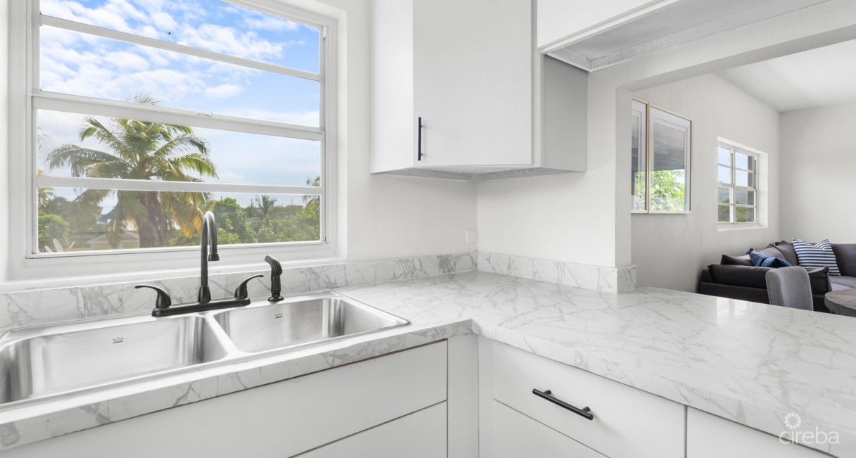 Twinflower Apartment #4 - Image 6