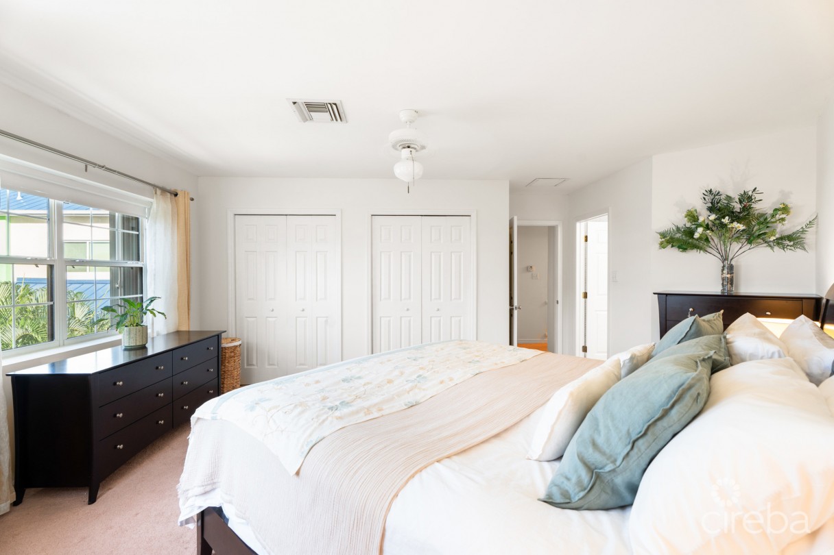 Cayman Crossing 33, Beautifully Renovated Townhome - Image 11