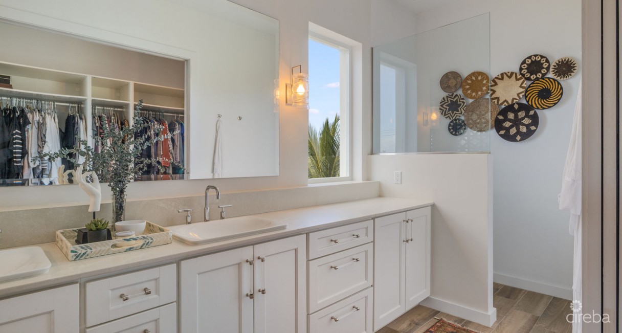 Shore Club #4  Stunning Condo With Unobstructed Ocean Views - Image 24