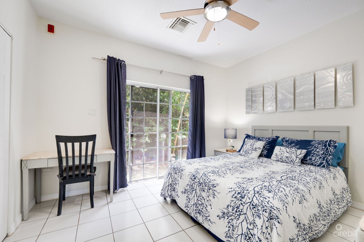 Charming & Centrally Located South Cove In South Sound - Image 8