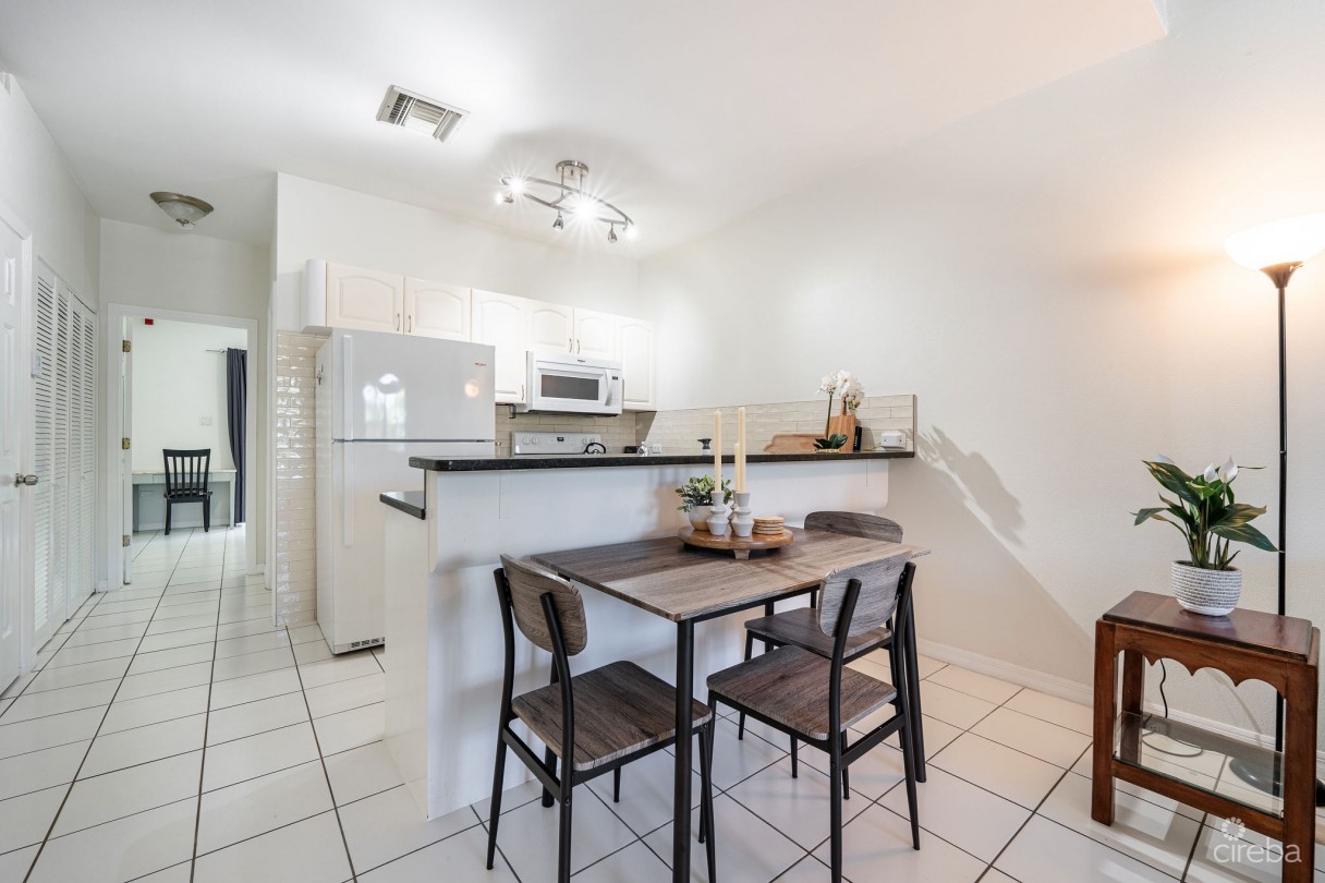 Charming & Centrally Located South Cove In South Sound - Image 6