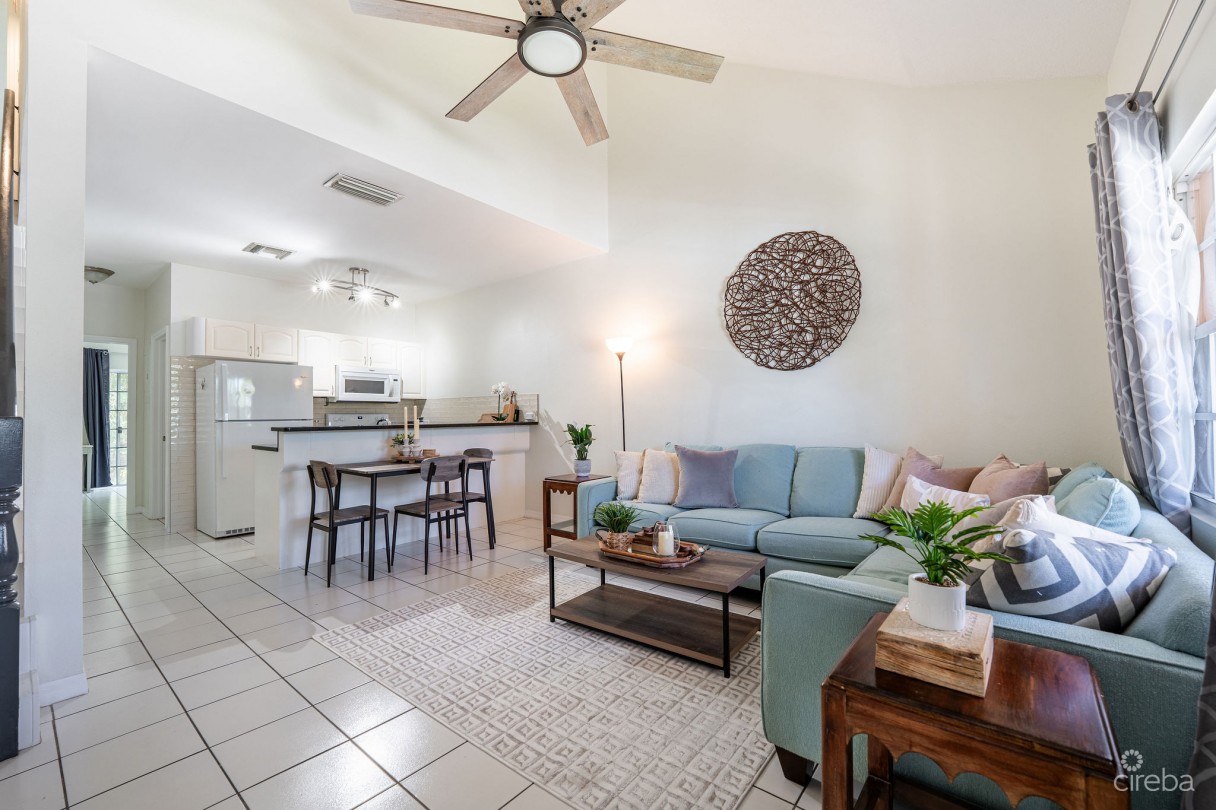 Charming & Centrally Located South Cove In South Sound - Image 5