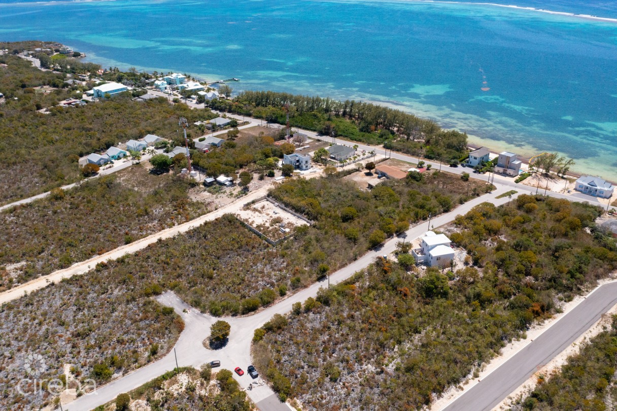 Large Ocean View Parcels- 3 In 1 - Image 3