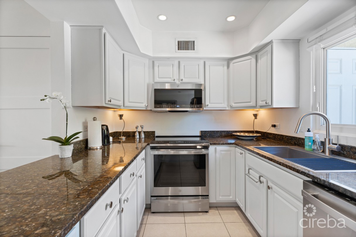 Pirates Lair 10 - South Sound Oceanfront Townhome - Image 1