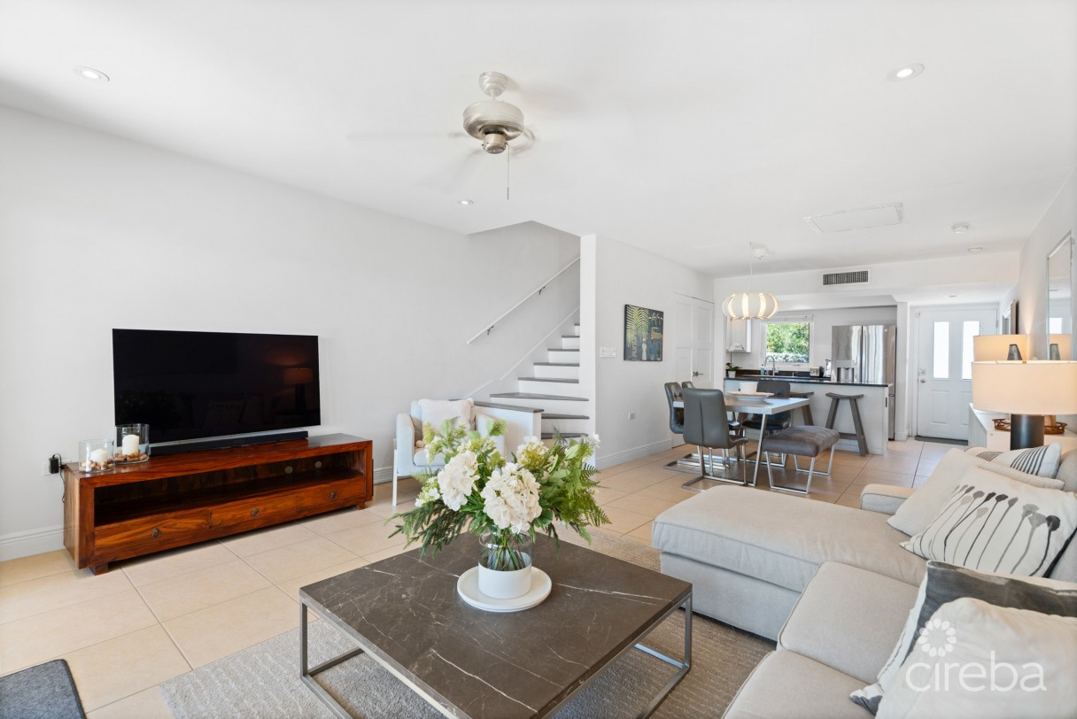 Pirates Lair 10 - South Sound Oceanfront Townhome - Image 7