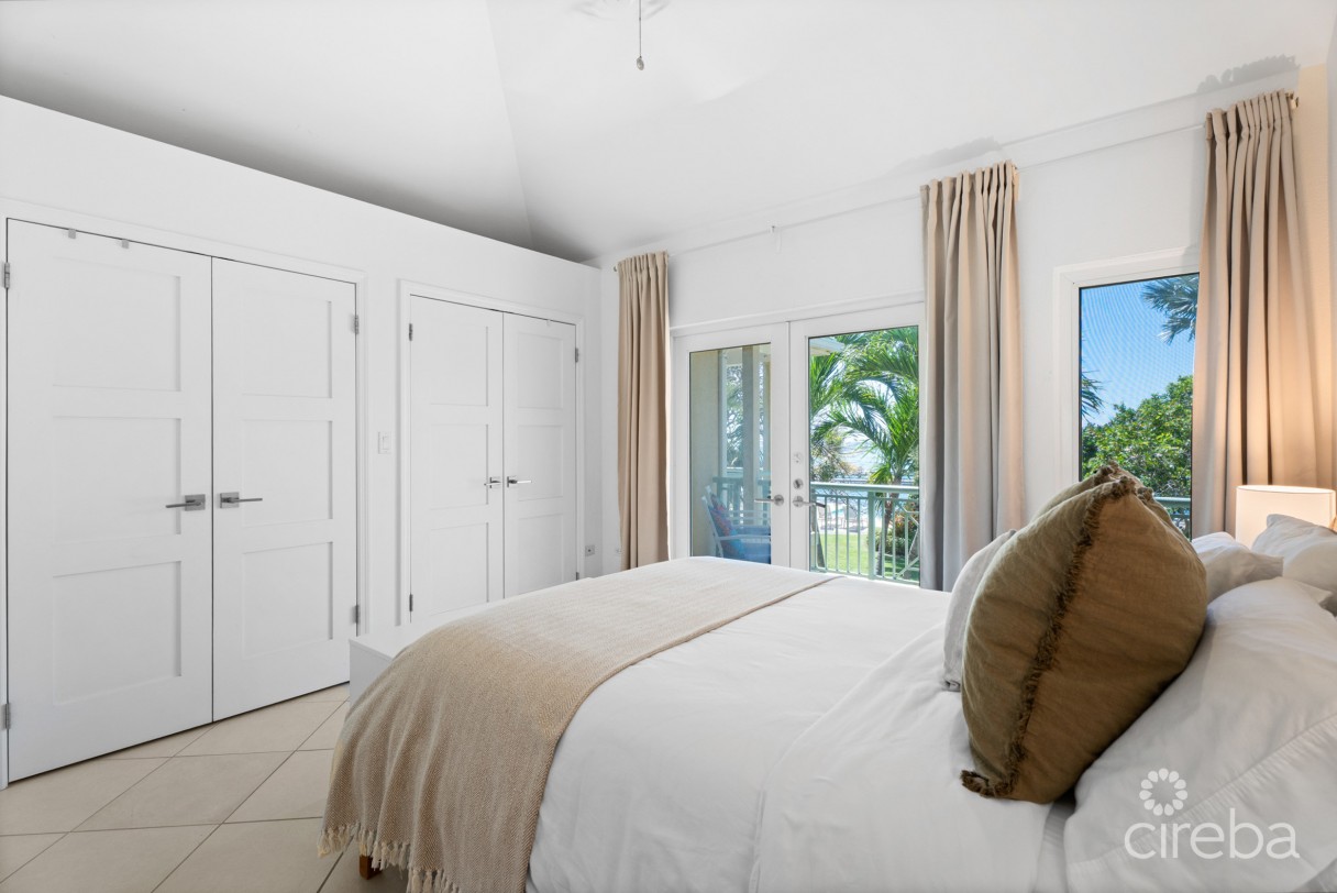 Pirates Lair 10 - South Sound Oceanfront Townhome - Image 11