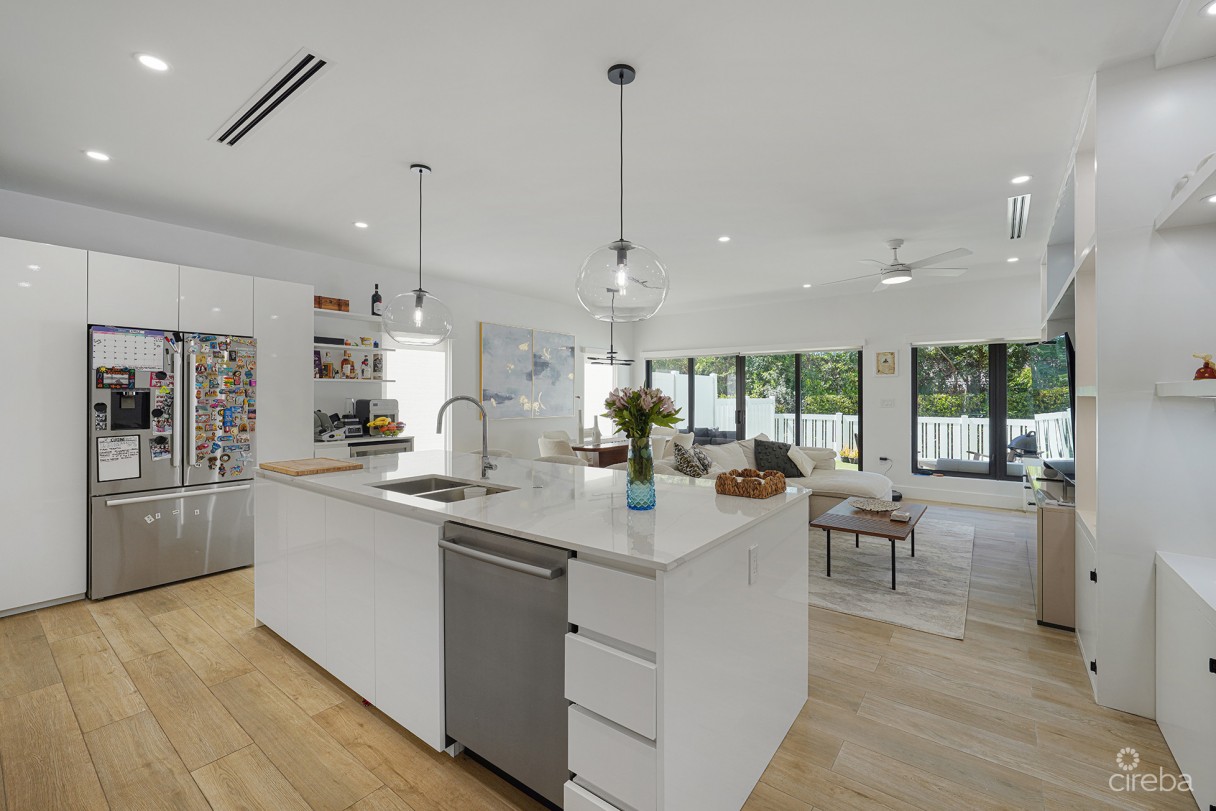 Salt Air Townhome End Unit 4 Bed - Image 4