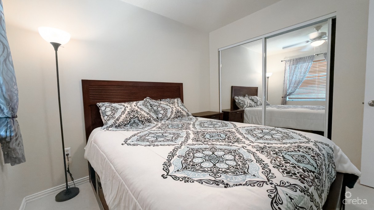 Lakeside 1 Bed Condo - Image 8