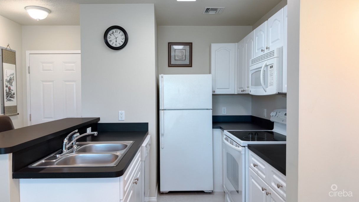 Lakeside 1 Bed Condo - Image 5