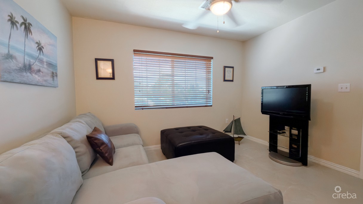 Lakeside 1 Bed Condo - Image 4