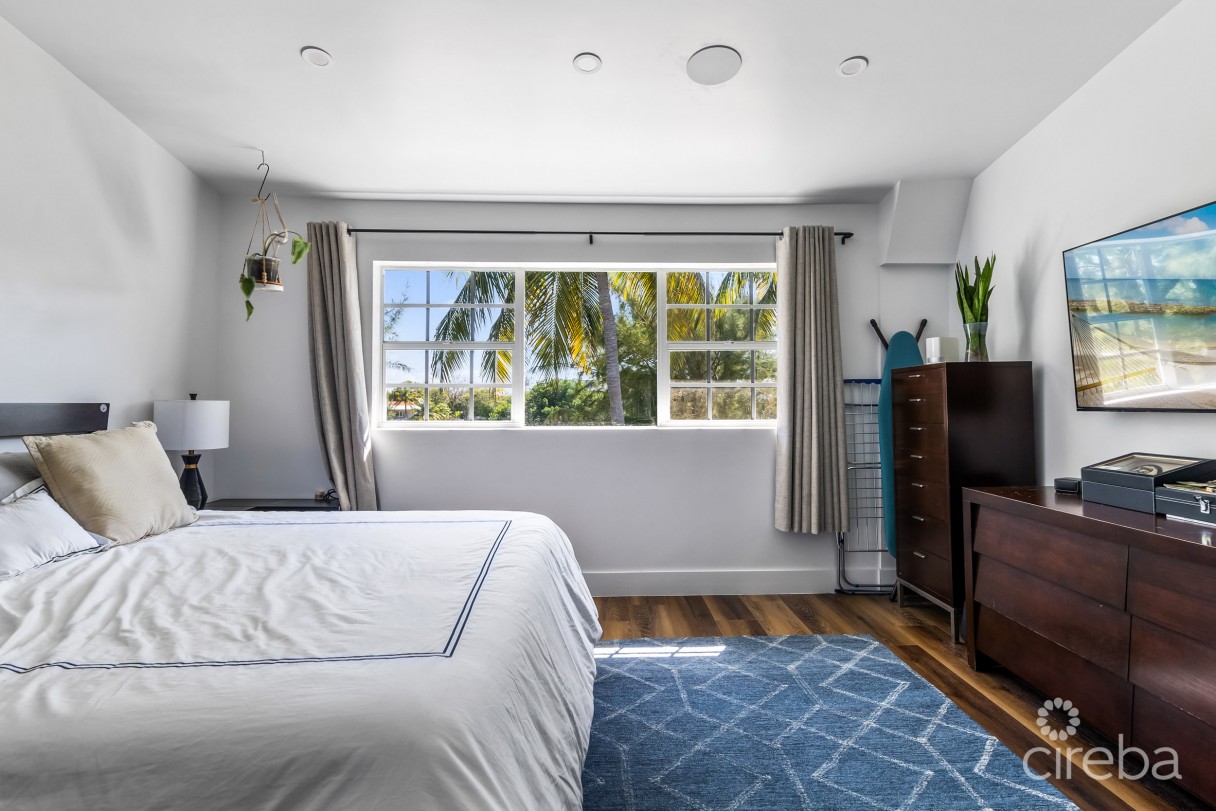 #6 Lakeshore Villas / 2 Bed Plus Den / 3 Bath - Image 13