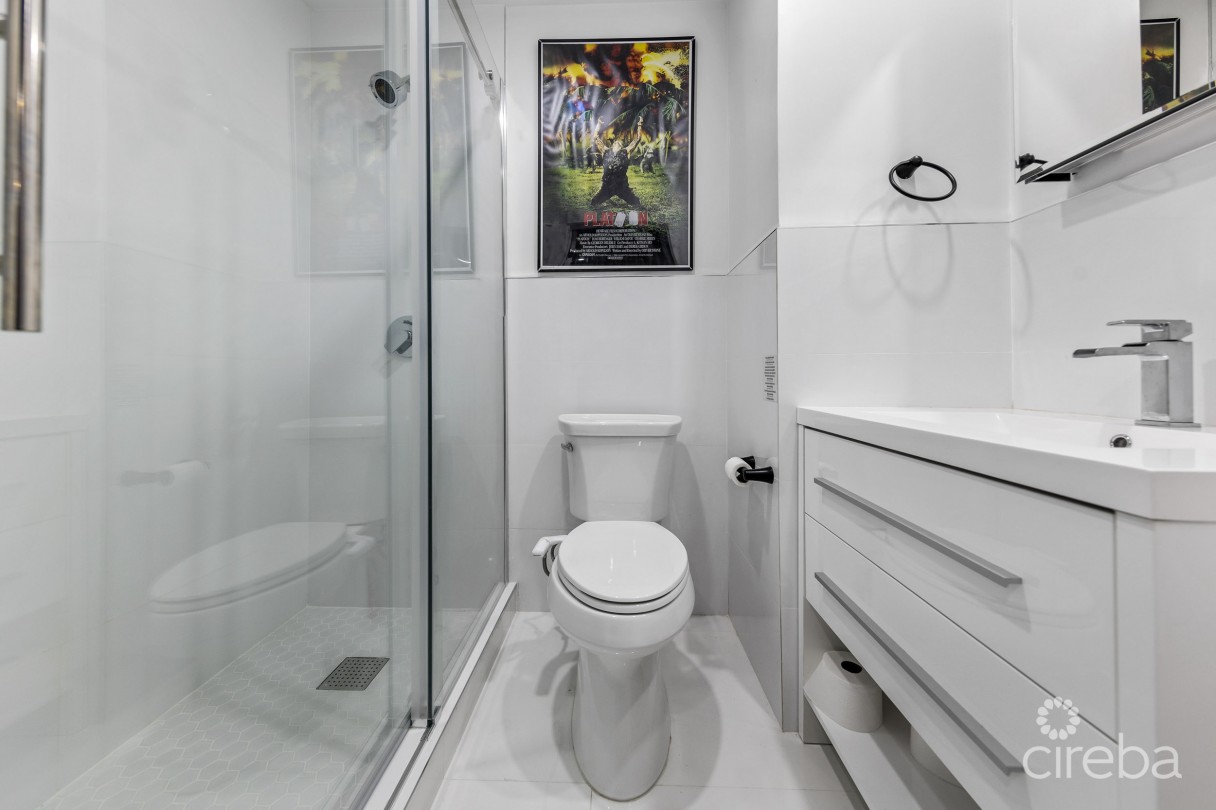 #6 Lakeshore Villas / 2 Bed Plus Den / 3 Bath - Image 9