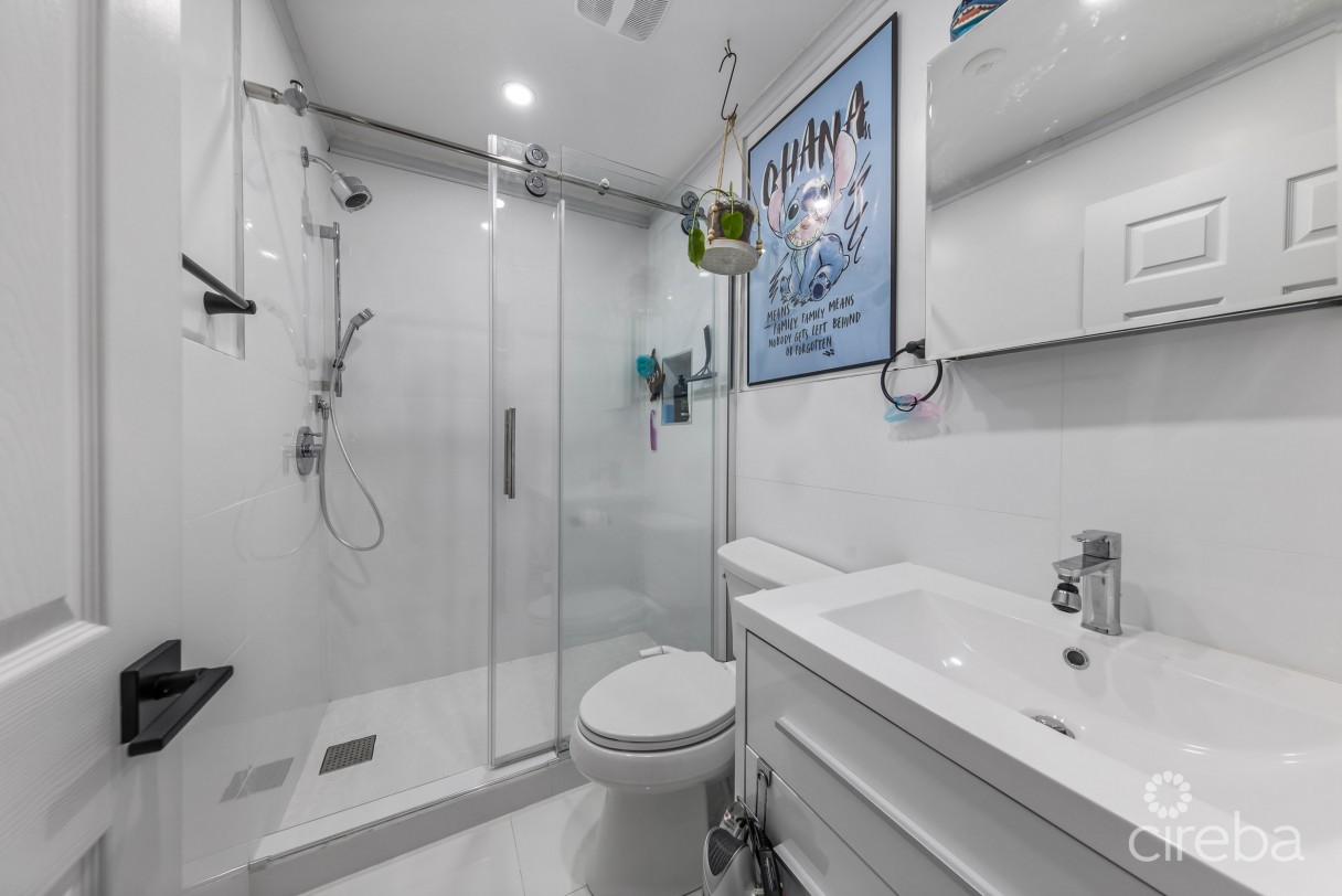 #6 Lakeshore Villas / 2 Bed Plus Den / 3 Bath - Image 17