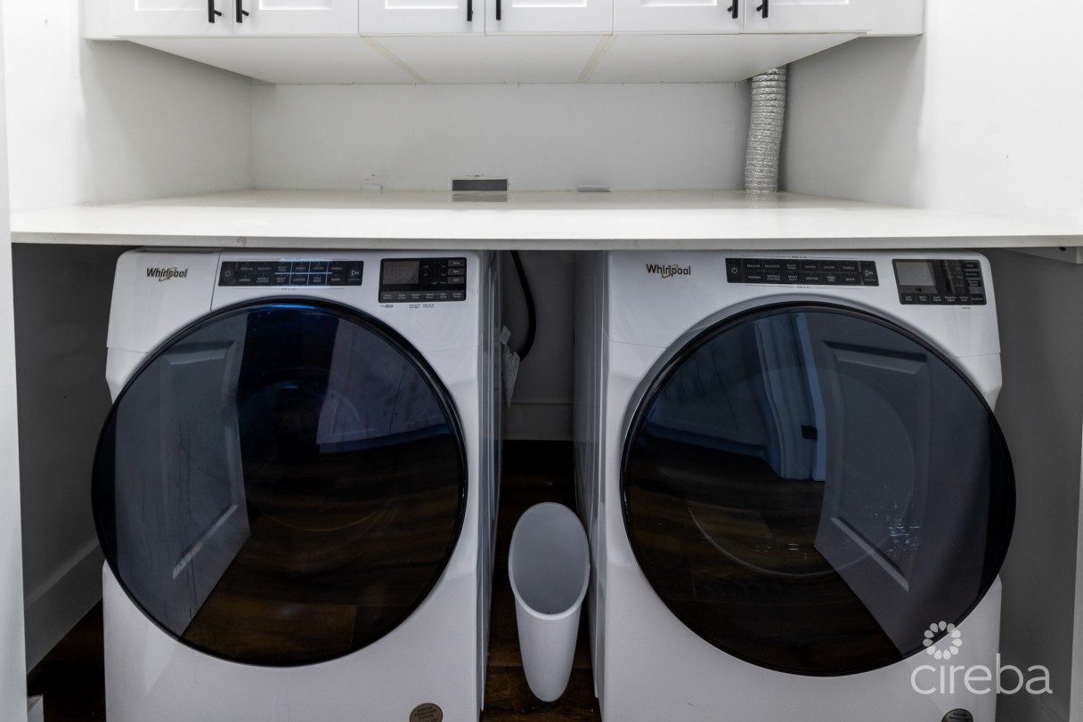 #6 Lakeshore Villas / 2 Bed Plus Den / 3 Bath - Image 18