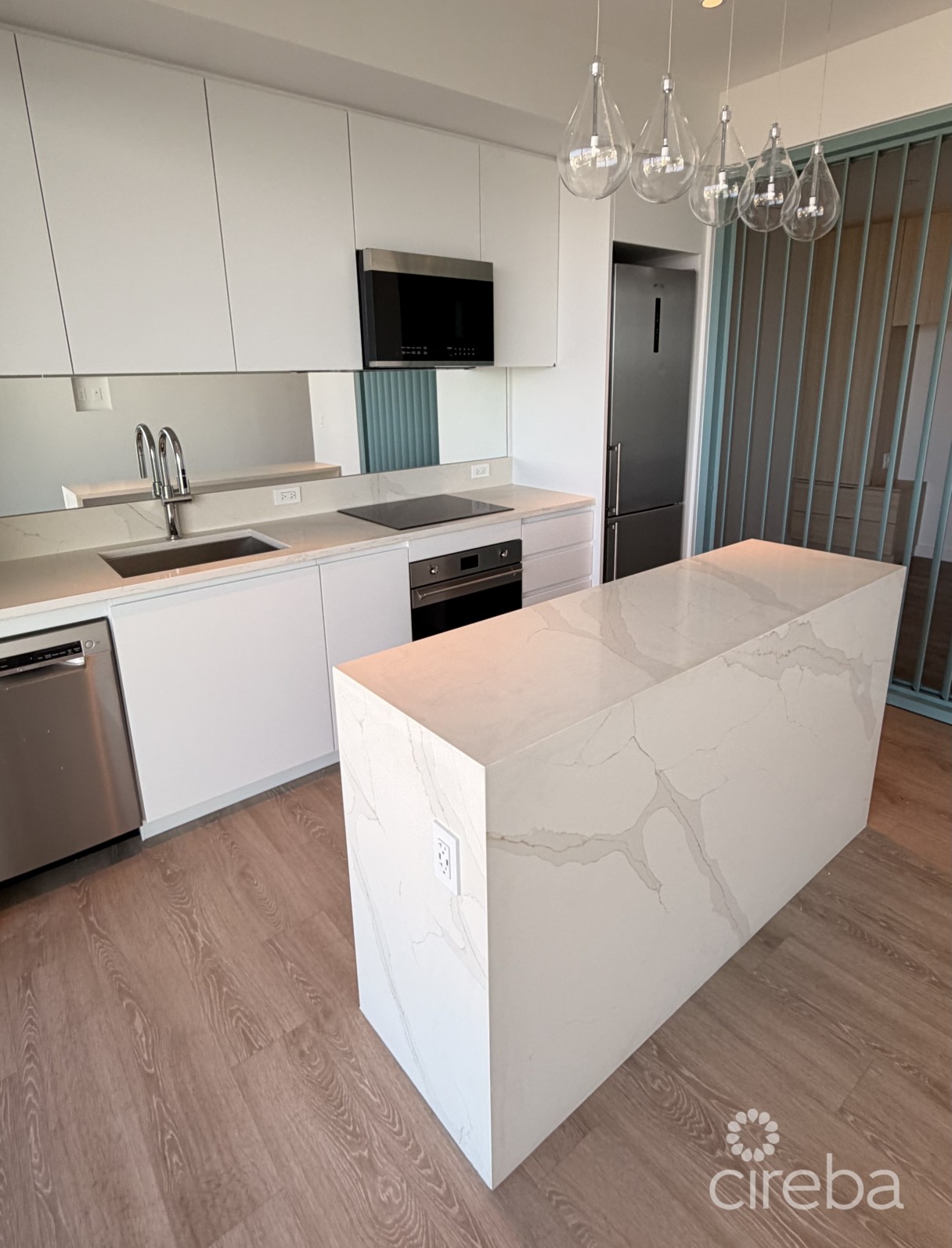 One Gt  - Amazing Nw Views  Quick Sale! - Image 1