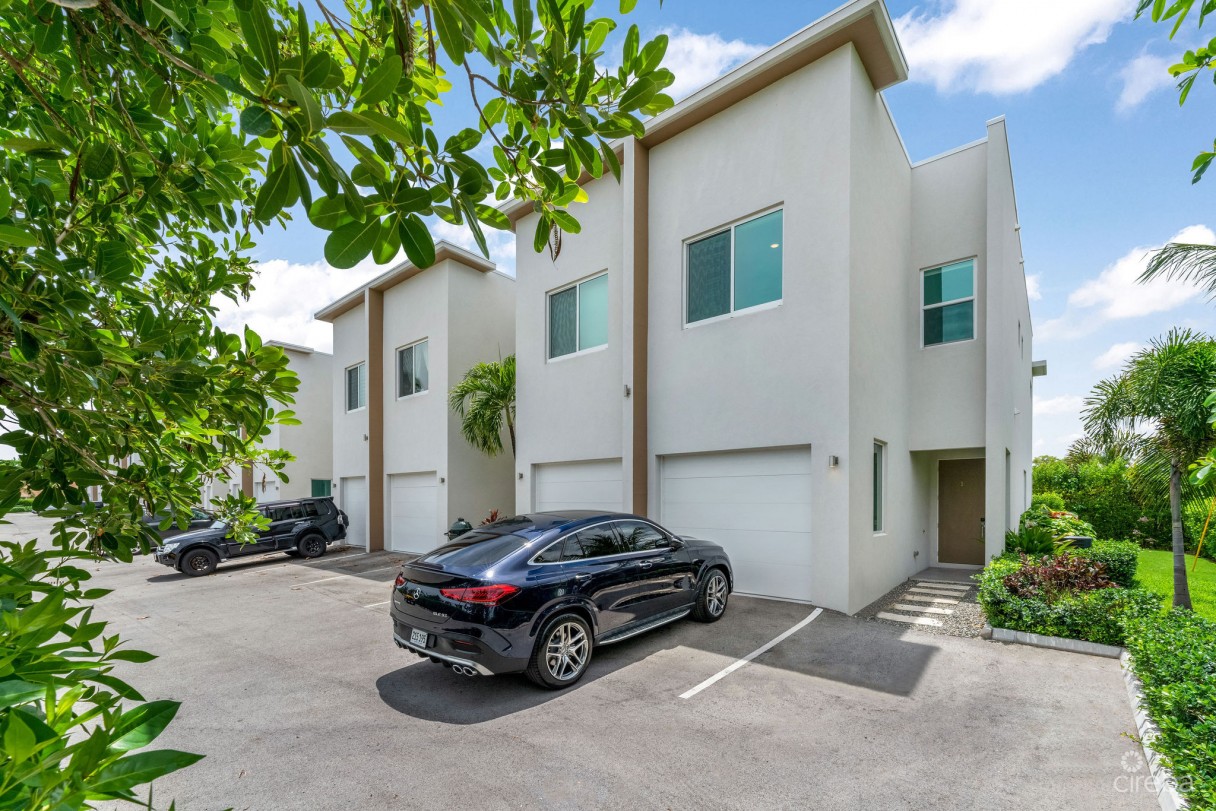 7 Mile Corridor Townhome - Eleven Parc #1 - Image 13