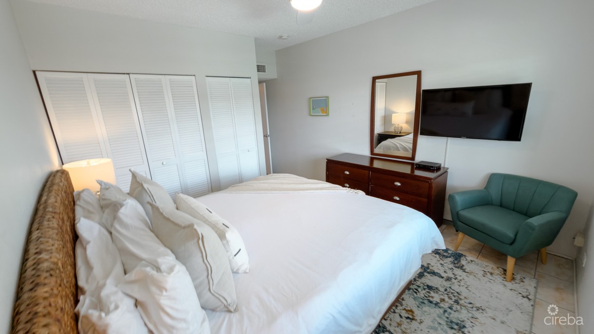 Plantation Village - 7 Mile Beach Condo - Image 11