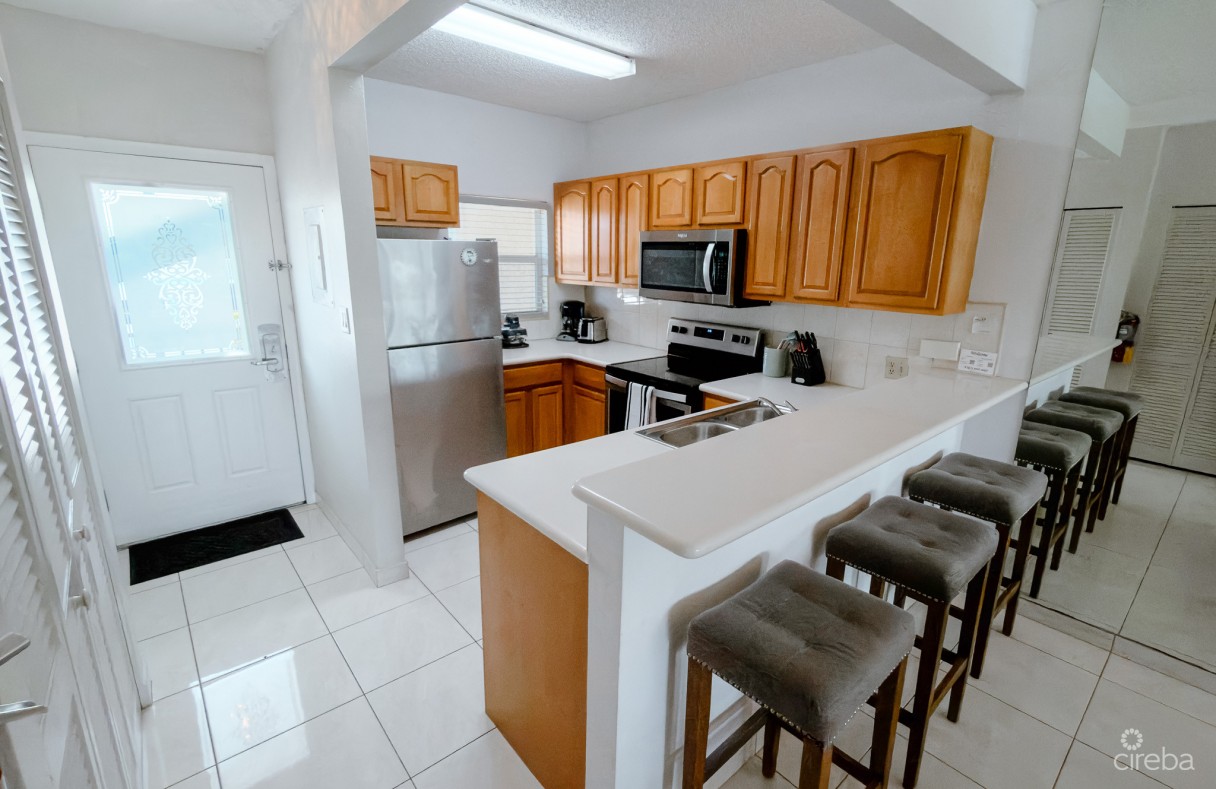 Plantation Village - 7 Mile Beach Condo - Image 4