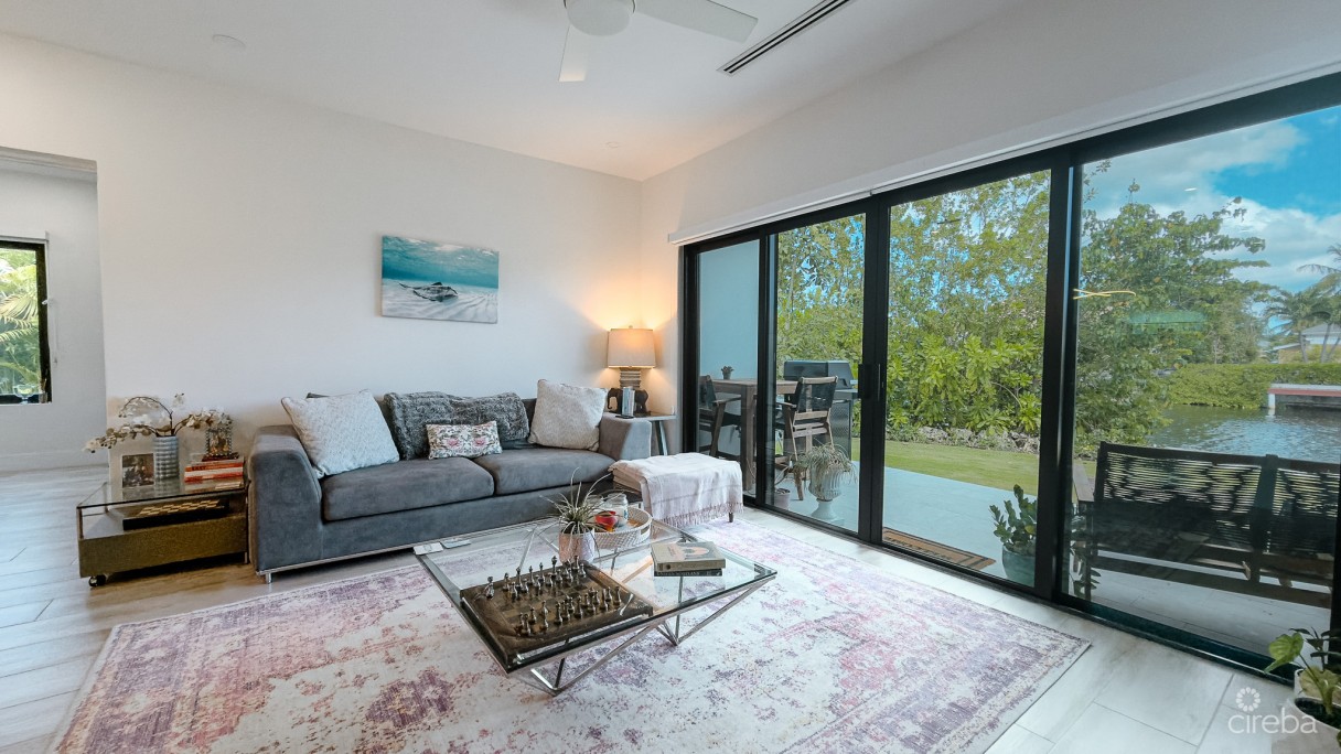 The Lagoons 3 Bed Waterfront Townhouse - Image 5